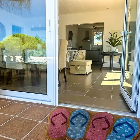 펜션 Boubou - Fantastica Con Piscina!